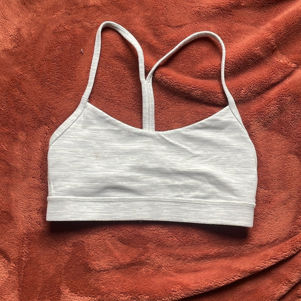 gray lululemon sports bra